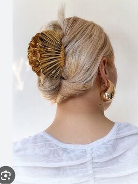 LELET NY Gold Glossy Claw Shell Clip Large